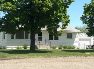 141 N 15th Ave, Forsyth, MT 59327
