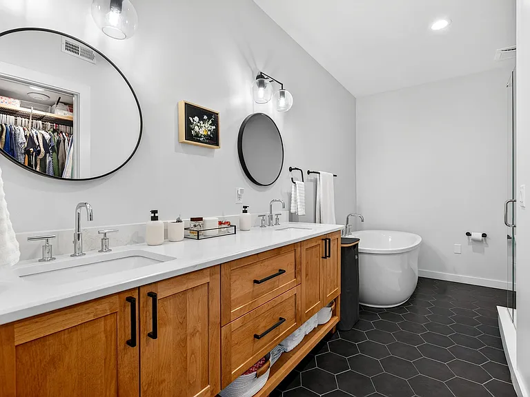 215 N Sarah St #7 — Photo 25