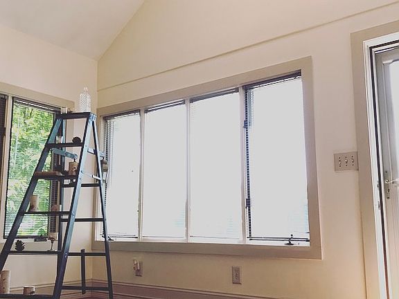 4th image of 4556 Shirley St