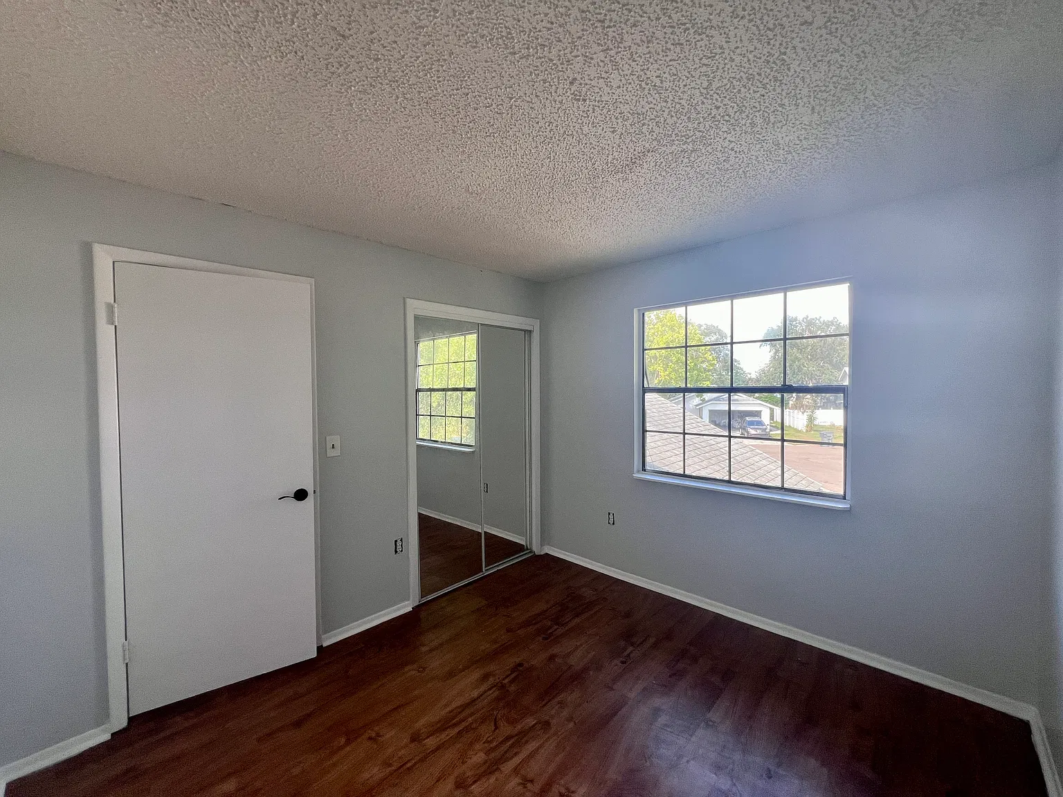 3 bed, 2.5 bath, 1400 sqft, $1,895 — Photo 4