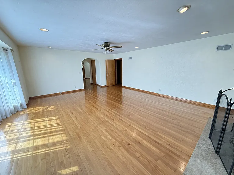 6583 New Jackson Hwy — Photo 14