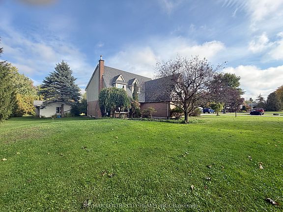 2nd image of 7442 Fairview Rd