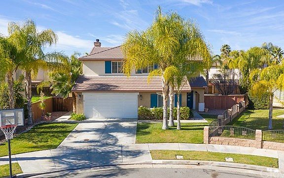 3rd image of 1585 Stoneside Dr