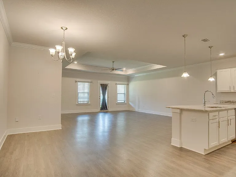 713 Brambling Ct — Photo 5