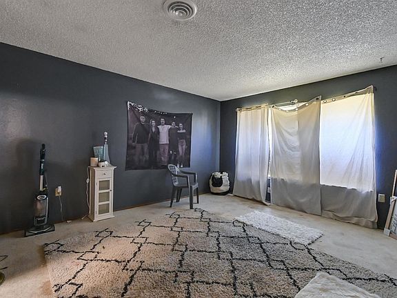 5th image of 215-217 E 18th St