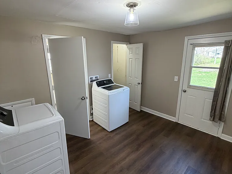 522 E Ward St — Photo 6