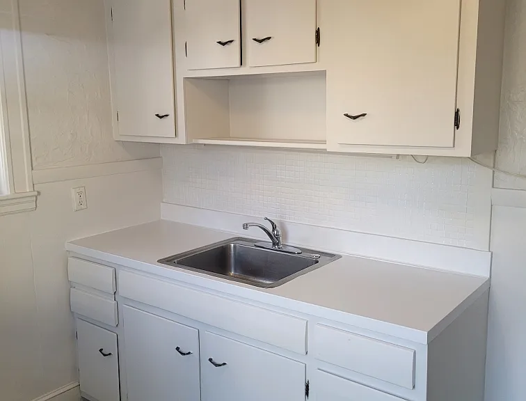 13 Victory Ave #4 — Photo 5