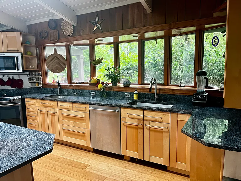 1231 Hillcrest Rd — Photo 11