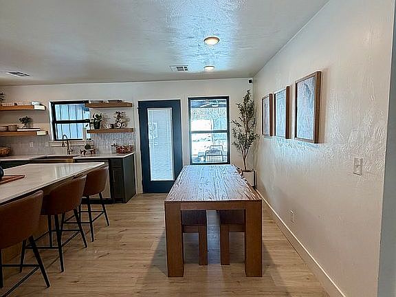 5th image of 106 Ashley Ave