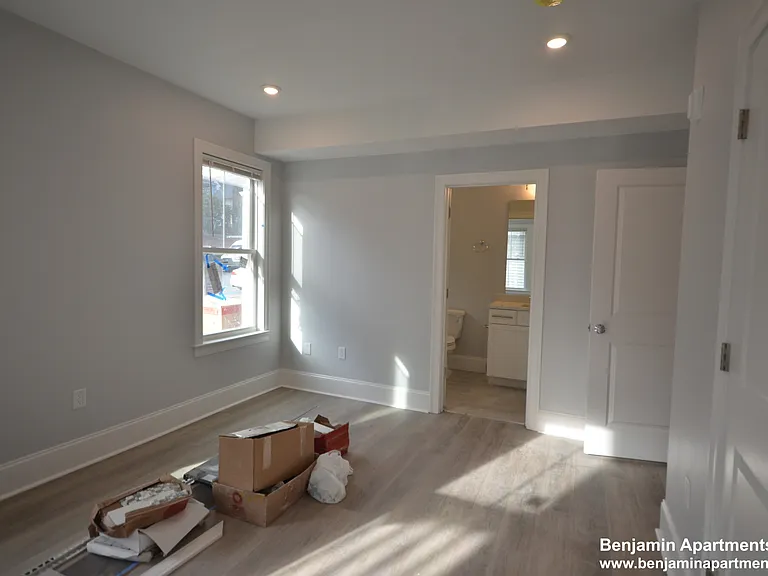 100 Brooks St #B — Photo 24