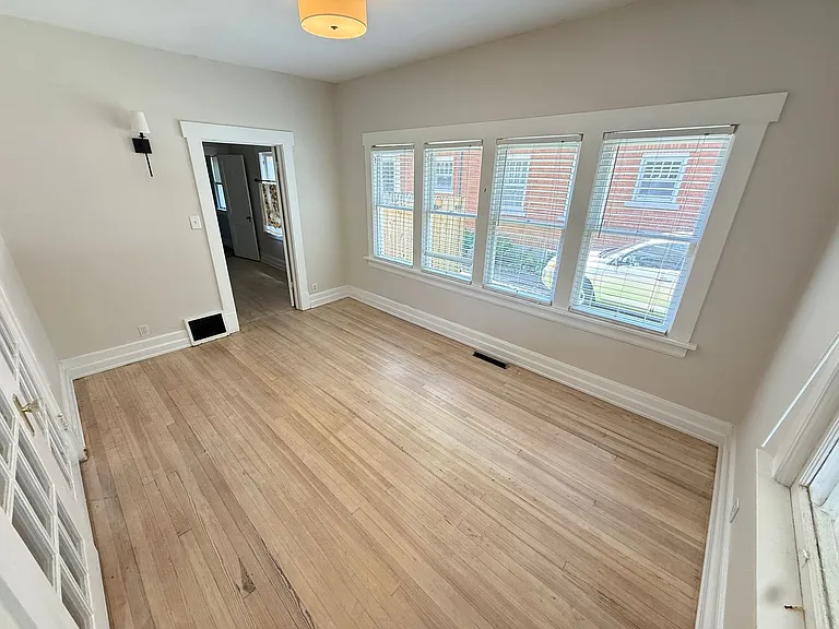 1038 S Fremont Ave — Photo 11