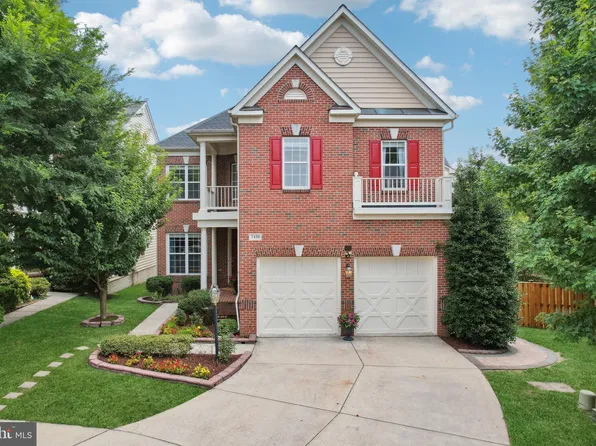 2458 Cypress Green Ln, Herndon, VA 20171