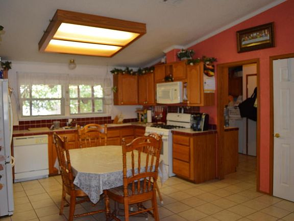 5th image of 2 Geraldine Ct