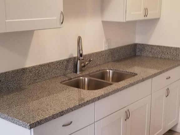 5th image of 5522 Lexington Ave APT 9