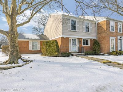 1070 Woodbridge St, Saint Clair Shores, MI, 48080