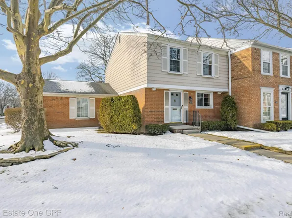 1070 Woodbridge St, Saint Clair Shores, MI 48080
