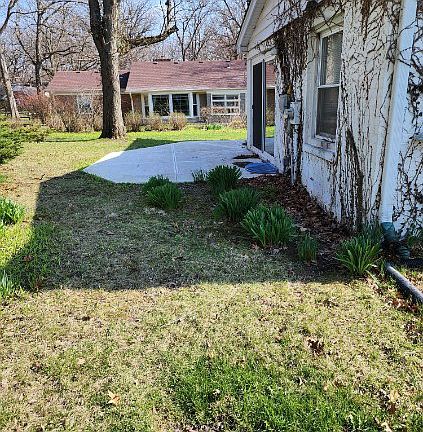3rd image of 3407 Woodland Dr