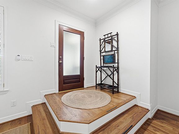5th image of 421 Westmoreland St