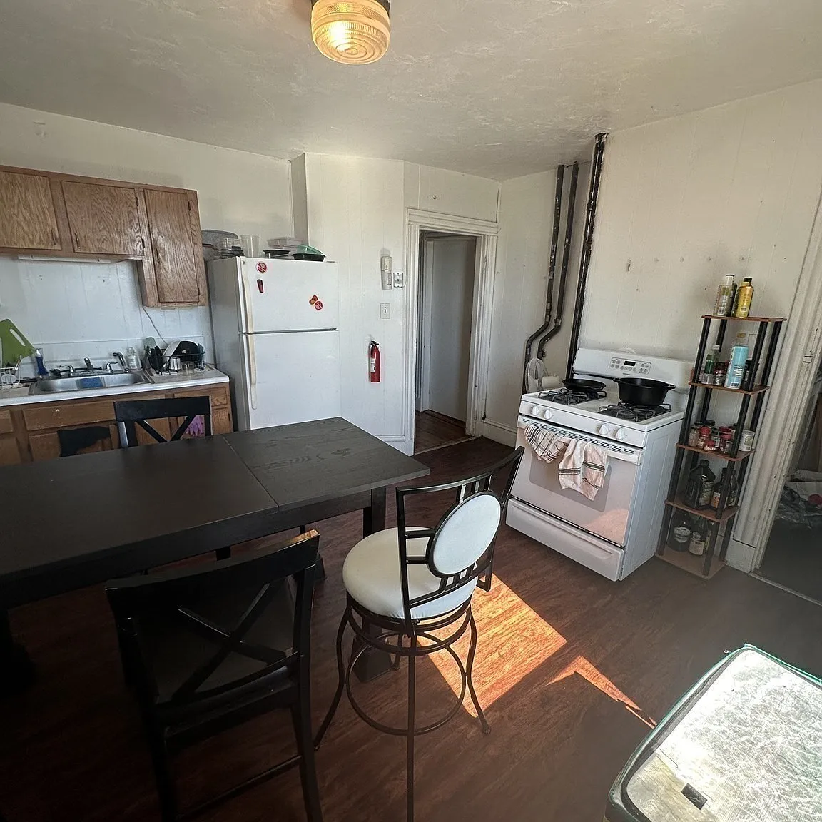 2 bed, 9999 sqft, $3,800 — Photo 4
