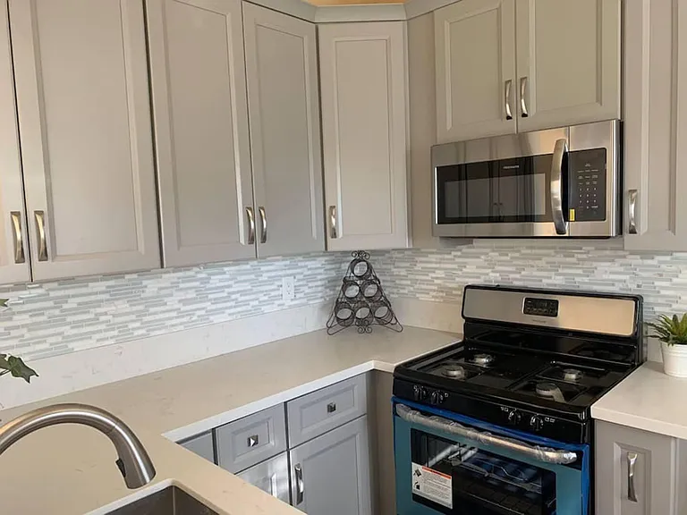 12964 Roswell Ave — Photo 9