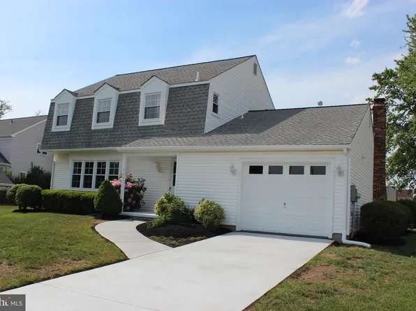 114 Coopers Kill Rd, Delran, NJ 08075