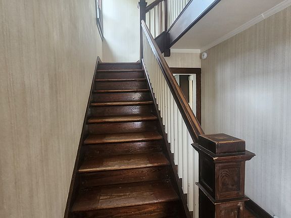 5th image of 1111 Progress St