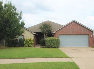 10409 NW 46th St, Yukon, OK 73099
