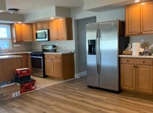 1633 W 8th St, Anderson, IN 46016