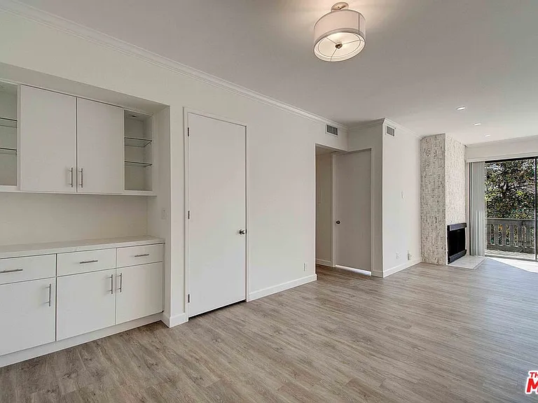 2324 S Beverly Glen Blvd #201 — Photo 27