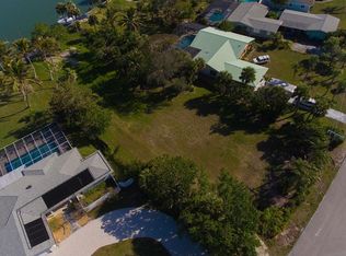 1393 Bayshore Dr, Fort Pierce, FL 34949