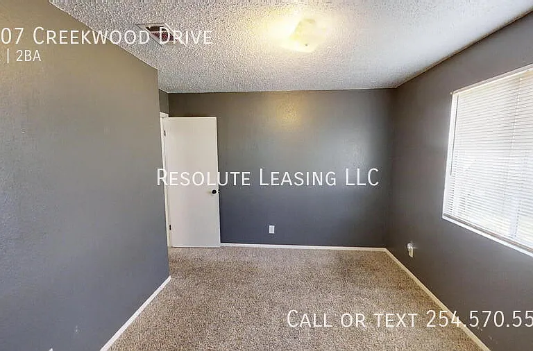2107 Creekwood Dr — Photo 15