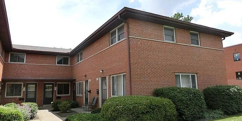 1st image of 1477-1491 W Lane Ave #1483