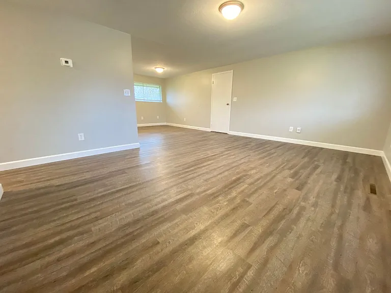 4421 Grayson St — Photo 2