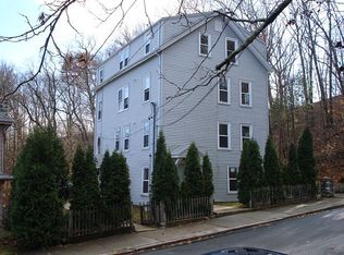 564 Coe St APT 1, Woonsocket, RI 02895