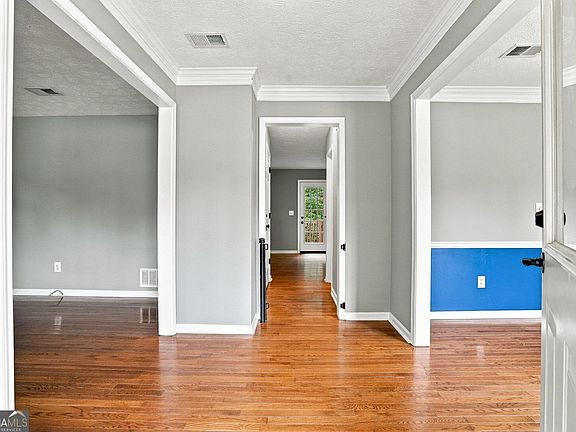 3rd image of 2150 Appleton Cir