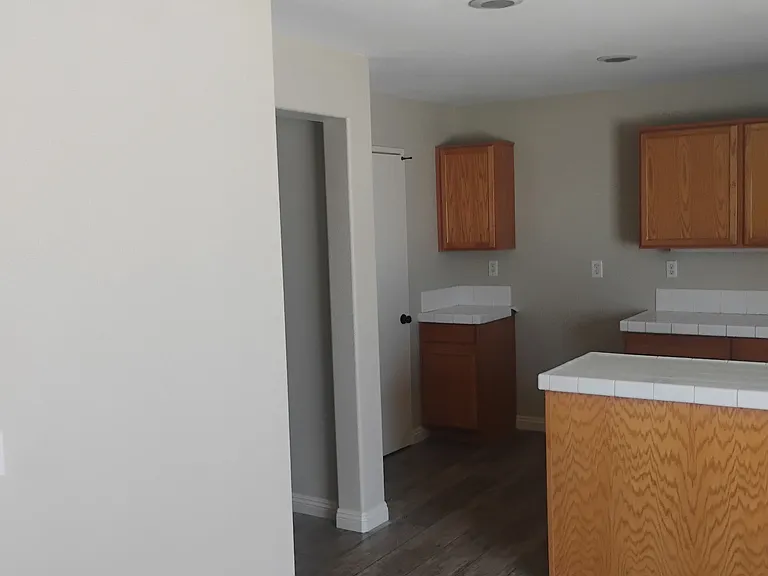 14048 Ruby St — Photo 5