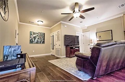 2nd image of 3100 Fairfield Ave Suite 2-A