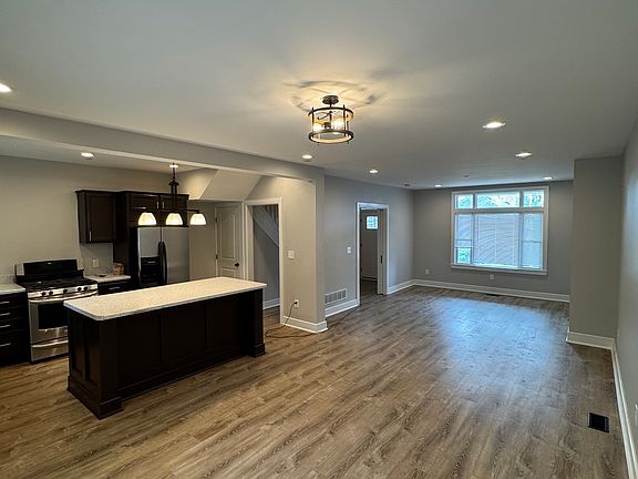 3rd image of 435 Winton St
