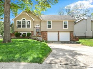 708 SW 29th St, Blue Springs, MO 64015