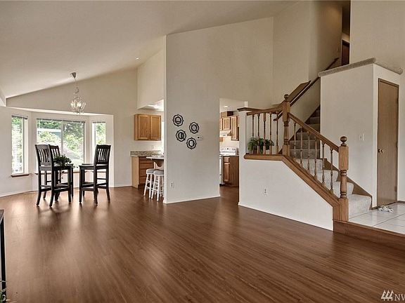 4th image of 13323 118th Avenue Ct E