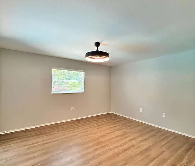 2426 Woodland Blvd — Photo 23