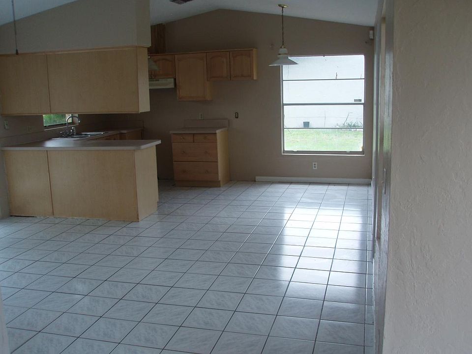 2nd image of 2651 Purslane Dr