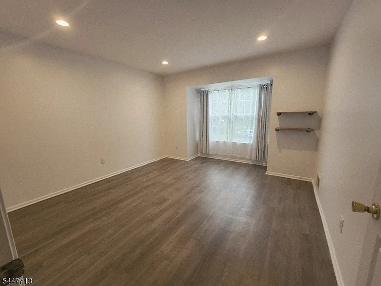 1104 Oakcroft Ln — Photo 14
