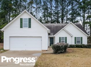 740 Strawflower Ln, Locust Grove, GA 30248