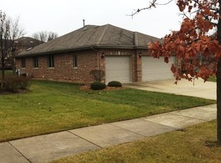 10449 Amber Ln, Orland Park, IL 60467