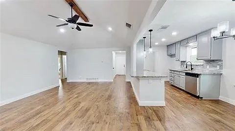 1914 Marseilles Ct — Photo 3