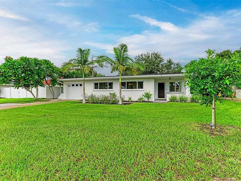 302 San Marco Dr — Photo 3