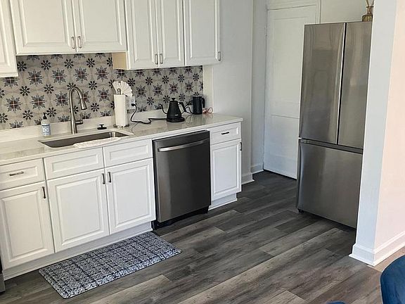 5th image of 3643 Greenvale Rd