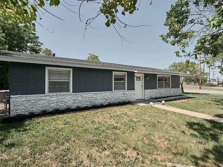 7706 Delafield Ln — Photo 38