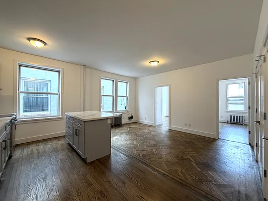 Living room, photo 2